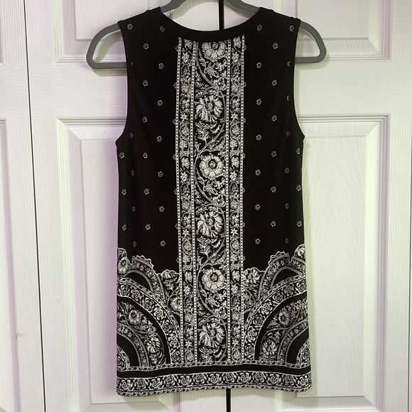 Apt. 9 Black and White Graphic Sleeveless Tank Top size medium - Picture 2 of 5
